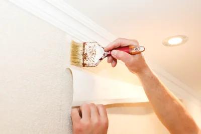 Pose de papier peint à Dénat — revêtements muraux et toiles de verre